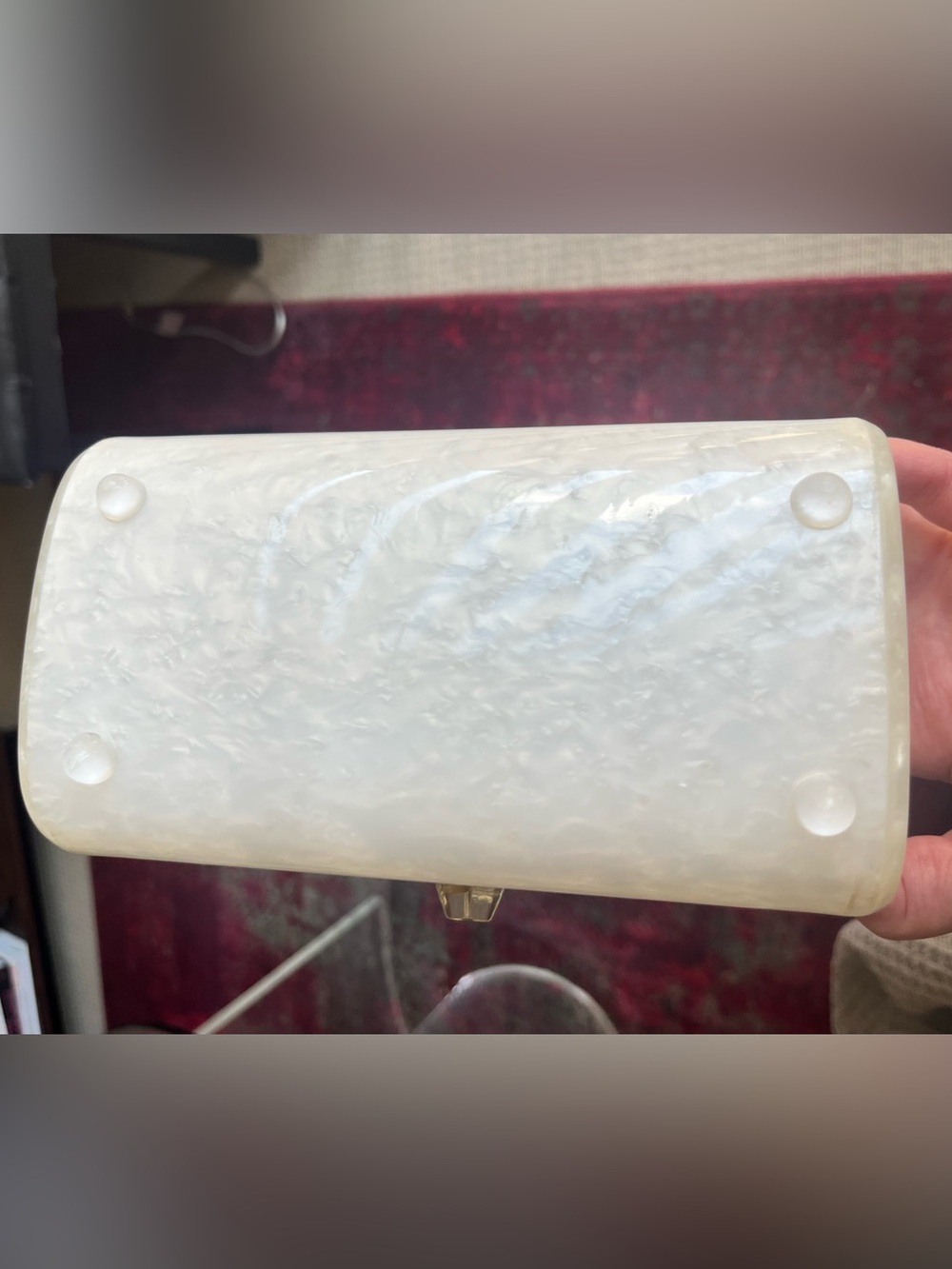 Vintage lucite box purse. Excellent condition. So pretty! - Picture 6 of 9
